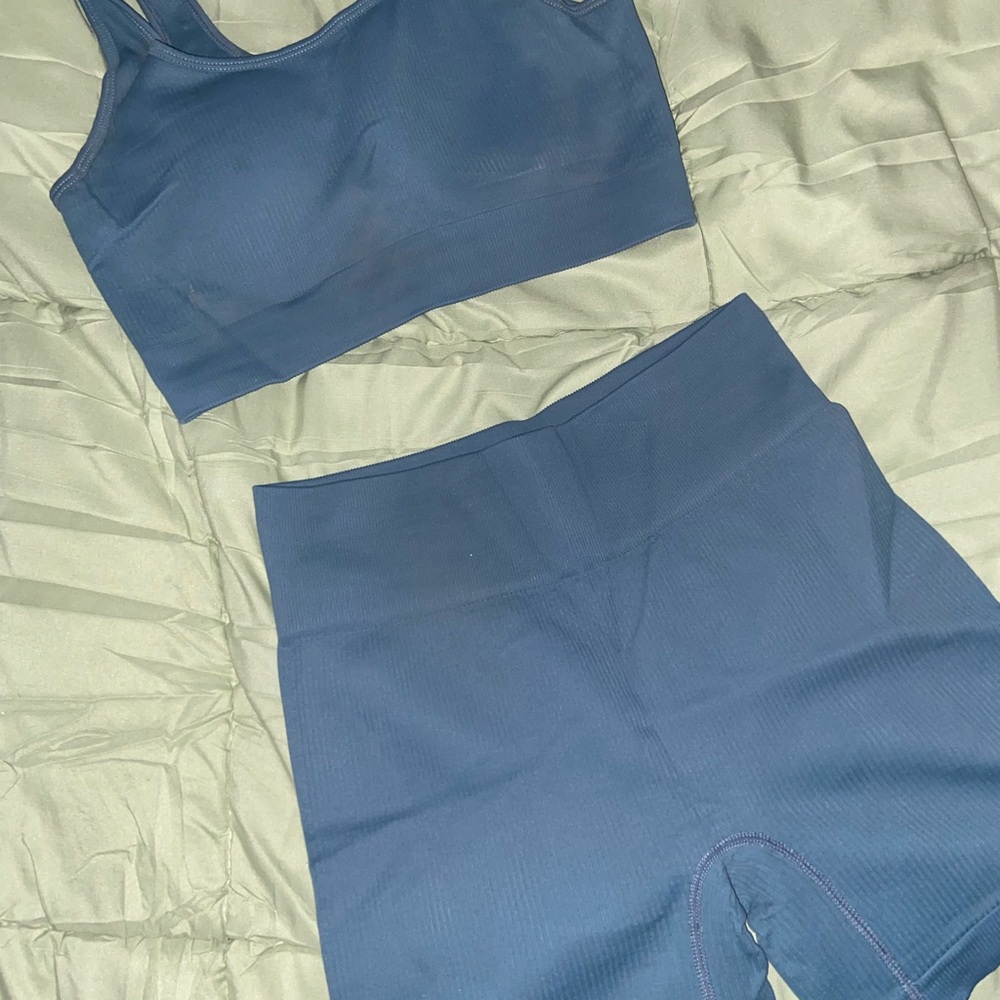 2 workout set Seamless Navy Blue Active Set - Crop Top & High-Waist Shorts
